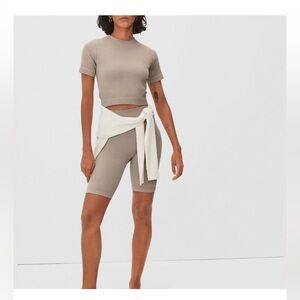 Two Everlane Women’s Seamless Tees